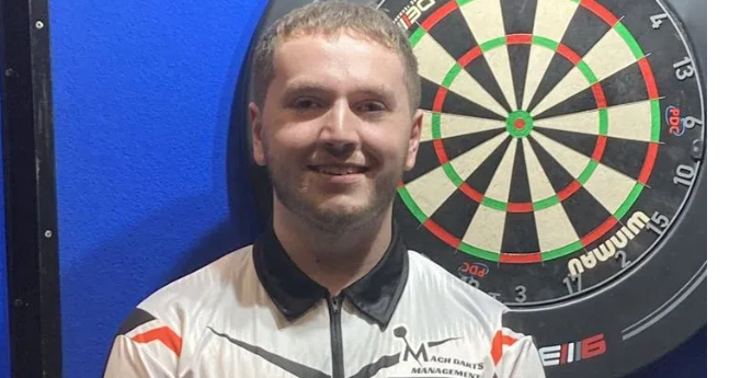 Leighton Bennett secures PDC Tour card as 18-year-old rising star wins penultimate day of UK Q School