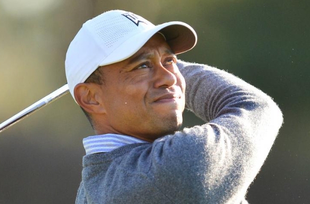 GOLF FANS LOSE THEIR MINDS AFTER SEEING WHAT TIGER WOODS HAS ON HIS ARM!