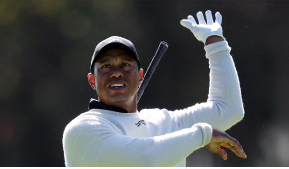 Inconsistent Tiger Woods shanks in PGA return, Patrick Cantlay leads