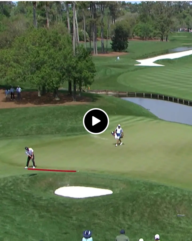 Unbelievable putt 🤯   Justin Suh sinks his birdie from long range at the players championship.