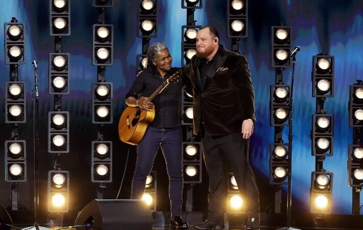 Tracy Chapman and Luke Combs Gave America a Rare Gift: Harmony