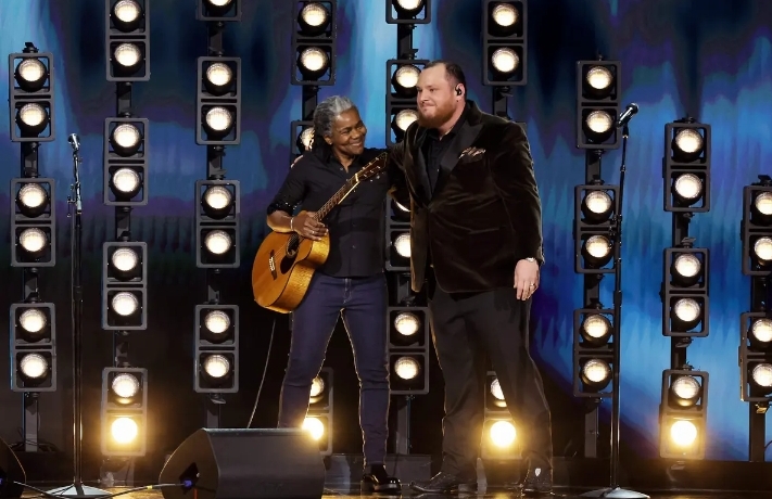 Tracy Chapman and Luke Combs Gave America a Rare Gift: Harmony