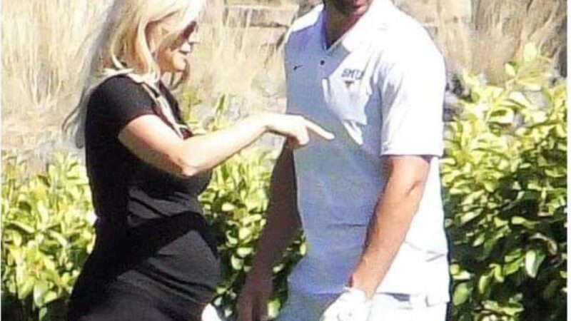 Congratulations to tiger woods wife expecting another baby