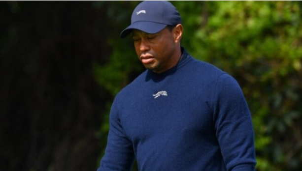 Shocking 😲:  Tiger Woods reportedly seen avoiding…….