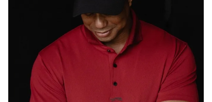 Sports world reacts to brutal Tiger Woods news