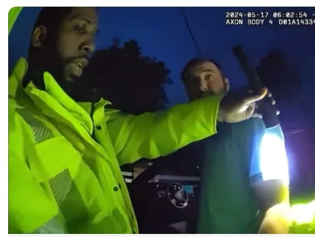 Police Officer Asked Scottie Scheffler Absurd Tiger Woods Question During Viral Arrest