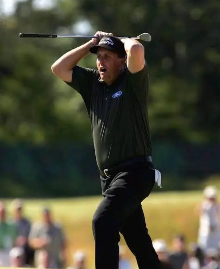 breaking news:phil Mickelson is banned 🚫 from participating in US open for… full details below 👇👇👇