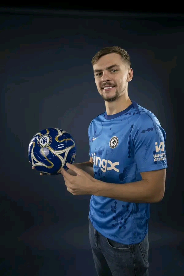 𝐎𝐅𝐅𝐈𝐂𝐈𝐀𝐋: Chelsea complete deal to sign Kiernan Dewsbury-Hall from Leicester City 🔵