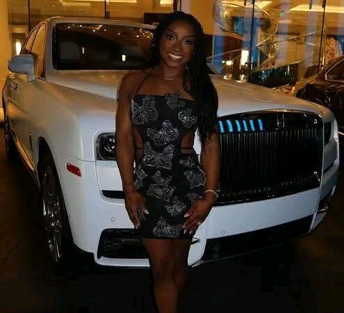 BREAKING NEWS: Congratulations to Simone Biles as she has been gifted a brand new rolls Royce 2024 model by a famous celebrity to celebrate her .. …..see more 👇👇