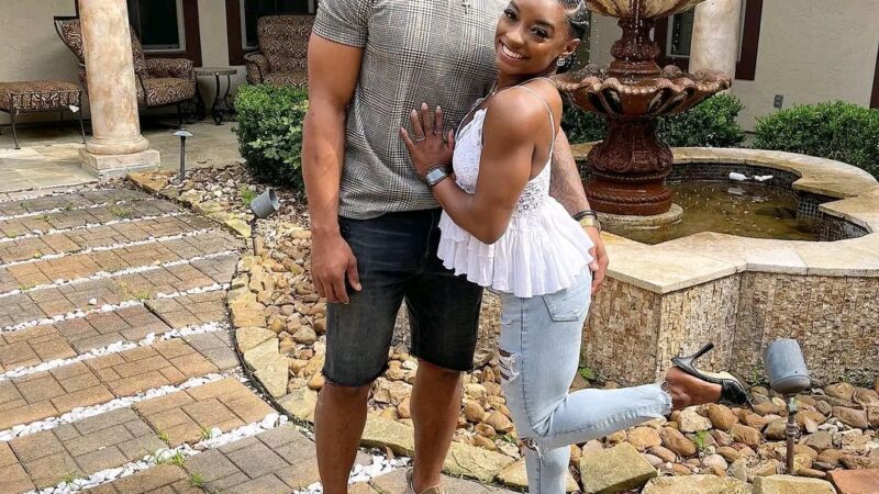 Simone Biles happily received a $20M mansion given to her by her husband Jonathan Owens on her special day with an heart ❤️ breaking massage