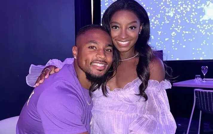 Simone Biles’ Husband Jonathan Owens Kisse Wife as She Becomes the Most Decorated U.S. Gymnast in Olympic History