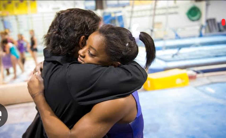 So emotional Wish her well Simone Biles sister Adria Biles celebrated her birthday the Gymnastics GOAT sent her an emotional letter 💌 that made her burst into tears full details below ⬇️ 👇