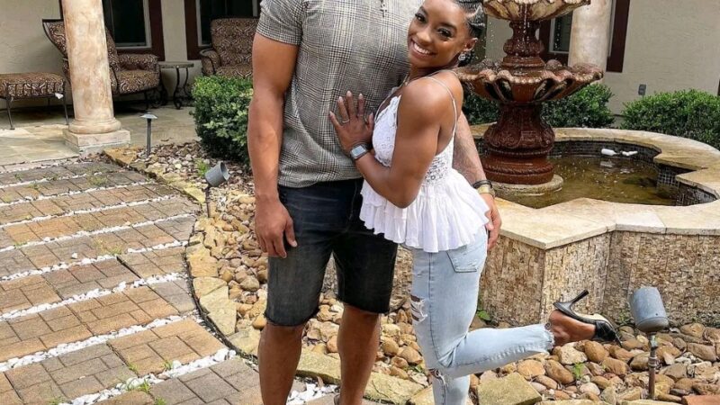 Simone Biles happily received a $20M mansion given to her by her husband Jonathan Owens on her special day with an heart ❤️ breaking massage full details 👉