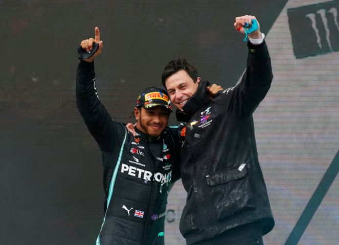 Toto Wolff pens emotional letter ahead of Lewis Hamilton’s final Mercedes race Check Link below 👇 👇 👇